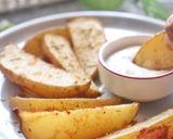 Foto langkah ke 4 dari resep Baked Wedge Potatoes.