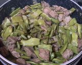 صورة لخطوة 4 من وصفة لوبيا باللحمة والأرز