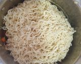 A picture of step 4 of Instant Noodle Salad.