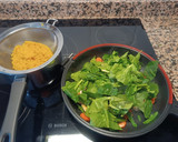 Foto del paso 2 de la receta: Quinoa con pavo y espinacas