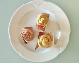 Foto del passaggio 11 della ricetta Pane alle rose con barbabietola e olio evo, cottura airfryer 🌷