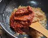 A picture of step 4 of Chinese shezwan sauce.
