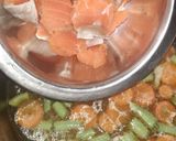Foto langkah ke 3 dari resep Sop Salmon Spesial.