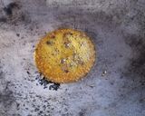 A picture of step 1 of Egg Maggi.