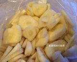 A picture of step 2 of Garlic Stir-Fried Northeastern Chinese Green Beans.