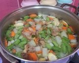 Foto langkah ke 8 dari resep Sayur SOP simpel.