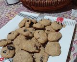 Foto del paso 5 de la receta: Galletitas de harina integral con limón🍋y pasas de uva