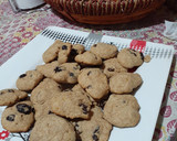 Foto del paso 5 de la receta: Galletitas de harina integral con limón🍋y pasas de uva