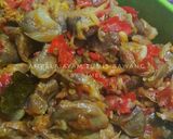 Foto langkah ke 2 dari resep Ampela ayam tumis bawang.