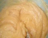 A picture of step 6 of Mango glazed cake.