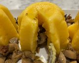 Foto del passaggio 4 della ricetta Mini pandorini di polenta con ripieno di funghi e salsiccia 🍄‍🟫