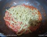 Foto del paso 5 de la receta: Fetuccini de espinacas con txangurro en salsa de tomate y txangurro con encurtidos