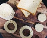 બ્રેડ ચીઝ ડીસ્ક(Bread Cheese Disc Recipe in Gujarati) રેસીપી સ્ટેપ2ફોટો