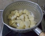 Foto langkah ke 1 dari resep Mashed potato 🥔🧀.