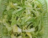 Gambar langkah 1 resipi Sayur kobis sos tiram simple.