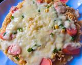 Hình bước làm 3 của món Pizza mì gói siêu dễ làm