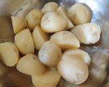 A picture of step 1 of Lasaniya batata.