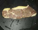 Foto langkah ke 3 dari resep Steak with Mozarella Homemade.