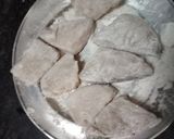 A picture of step 5 of Fish in curd gravy and crispy fried fish.