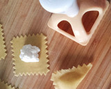 Foto del paso 3 de la receta: Pasta rellena con queso Ricota y aceite de Trufa