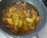 A picture of step 2 of Dry Apricot & Fig Chutney.