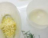 Foto del paso 2 de la receta: Bizcochuelo de limón, jengibre y romero 🌿🍋