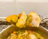 Foto del paso 10 de la receta: Pollo en salsa con pimiento y calabacín