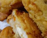 A picture of step 2 of Cheesy bread scotch.