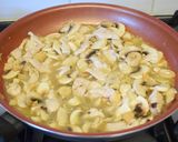 A picture of step 2 of Turkey strips with mushroom and spinach in creamy sauce on a bed of homemade Tagliatelle.