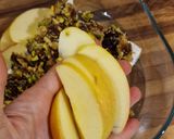 Foto del paso 4 de la receta: Dip queso brie - frutos secos, dátiles y manzana