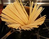 A picture of step 10 of Linguine al Vongole .