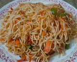 गार्लिक फ्लेवर नूडल्स (Garlic flavour noodles recipe in hindi) रेसिपी चरण 3 फोटो