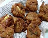 A picture of step 2 of Egg Pakorhay.