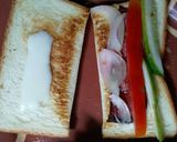 Foto langkah ke 5 dari resep Smoked Beef Mayo Sandwich.