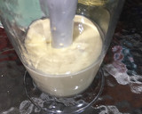 Foto del paso 1 de la receta: Mayonesa Casera con Cilantro