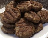 Foto langkah ke 6 dari resep Steak mini burger sederhana.