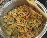 Foto del paso 6 de la receta: Pasta con ensalada china y pesto Exprés