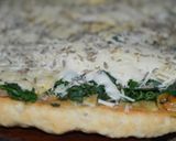Foto del paso 6 de la receta: Pizza de espinaca a los tres quesos