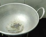 A picture of step 1 of Masala Pori.