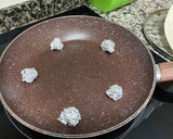 Foto del paso 2 de la receta: Tortita con calabacín y gratín de quesos