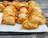 Foto langkah ke 8 dari resep Pastel sayur dan ayam.