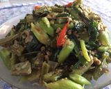 Foto langkah ke 5 dari resep Tumis daun talas tempe bungkil malang.