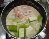 รูปขั้นตอนการทำที่ 3 ของ แกงเขียวหวานไก่ใส่มะเขือยาว