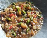 Foto langkah ke 4 dari resep Tumis pedas kikil sapi.