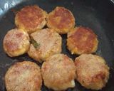 A picture of step 3 of Cheesy corn patice.