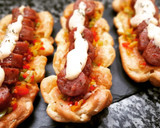 Foto del paso 7 de la receta: Choripan con salsa criolla en base de masa choux