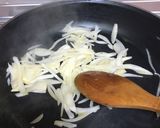 Foto del paso 2 de la receta Noodles de huevo con verduras y pollo