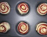 A picture of step 6 of Apple puff roses.