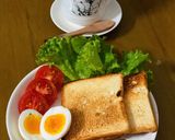 Hình bước làm 3 của món Sandwich trứng luộc xúc xích