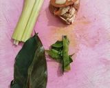 Foto langkah ke 1 dari resep Ayam ungkep bumbu kuning.